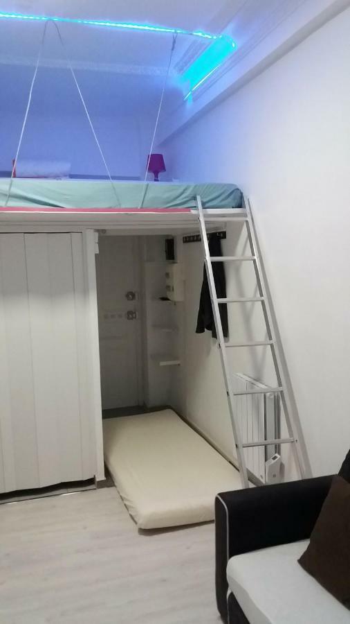 Apart Backpackers S5 *